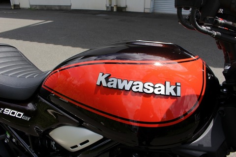カワサキ Z900RS 火の玉カラー タンク