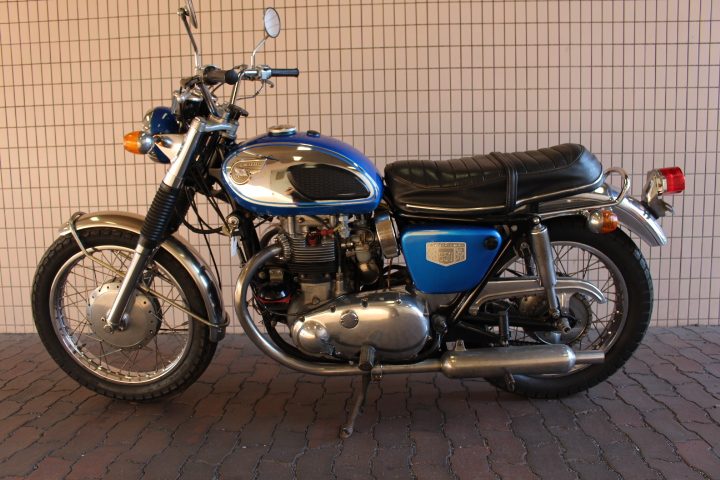 王者の風格！カワサキ W1S | 中古・新車バイクの販売・買取【バイク館SOX】