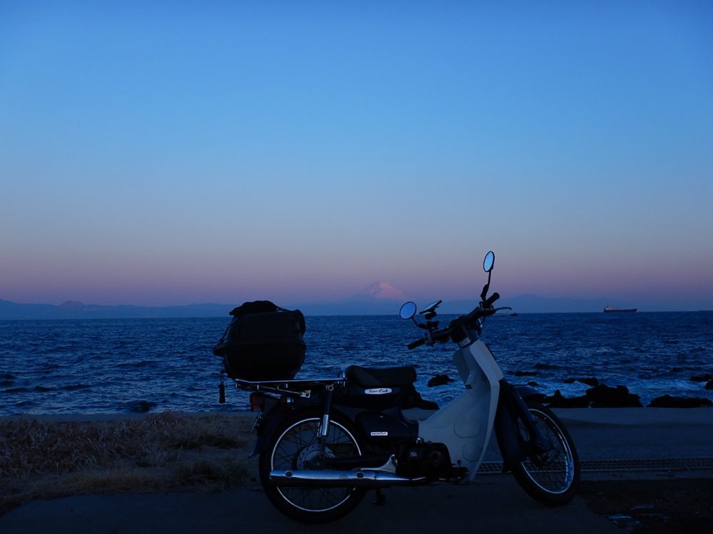 伊豆大島の朝焼け