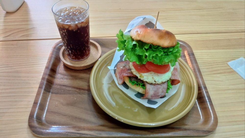 ビッグでフレッシュ！バーガーショップ『MOGU Cafe』に行ってきた（スズキ GSX-R600）