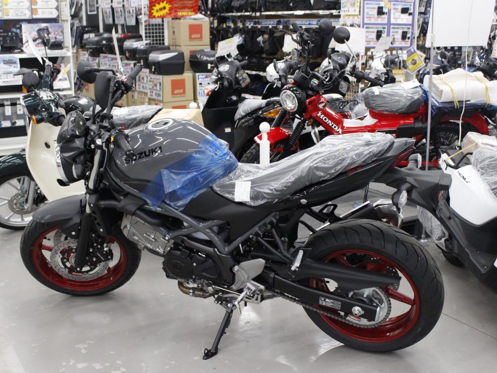 250ccとは思えないサイズ感 スズキ GSR250 | 中古・新車バイクの販売 