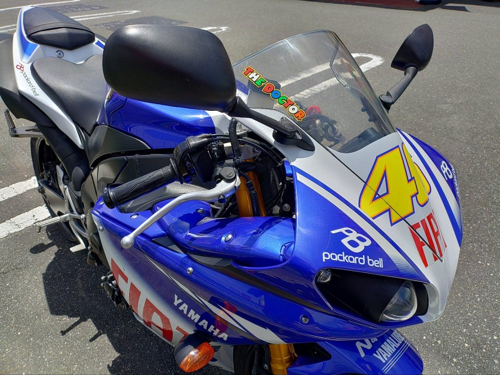 ヤマハ　ＹＺＦ－Ｒ１　ロッシカラー展示中です！！！