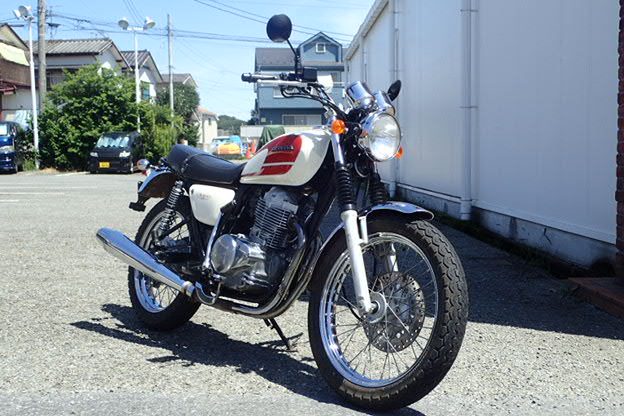 バイク館武蔵村山店　新入荷情報！シンプルなスポーツバイク！［ホンダ CB400SS］