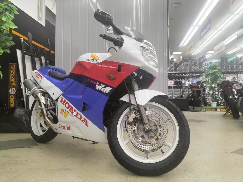 HONDA　VFR400R　斜め前