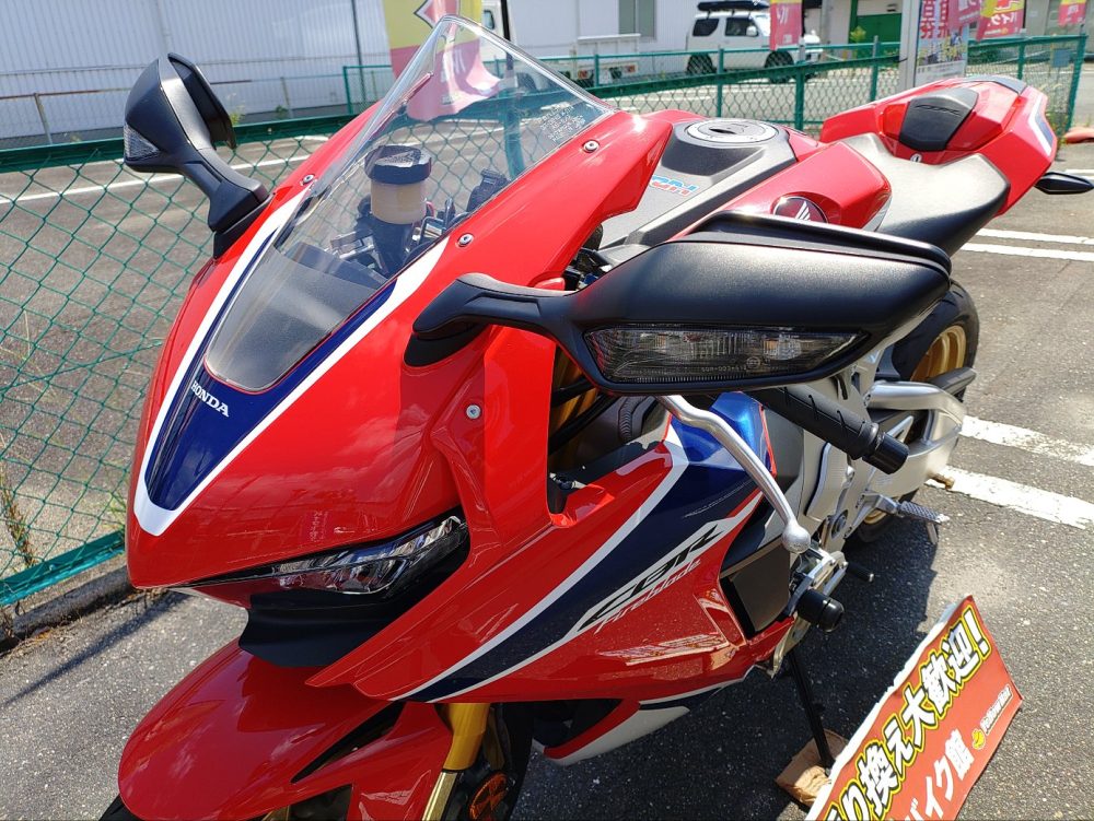 ホンダ　CBR1000RR-SP　2017モデル　ヨーロッパ仕様逆輸入車展示中！！！　準備・・・・