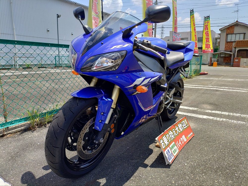 ヤマハ YZF-R1 前