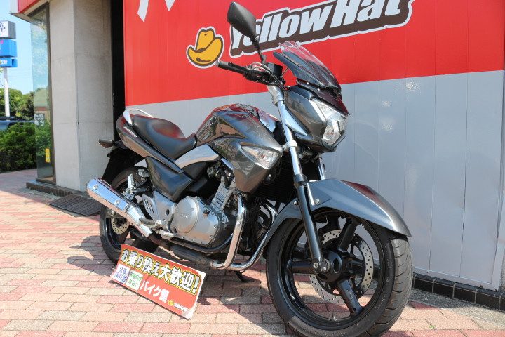 充実装備　スズキ　GSR250　中野店