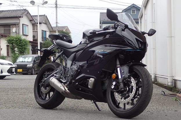 YZF-R7