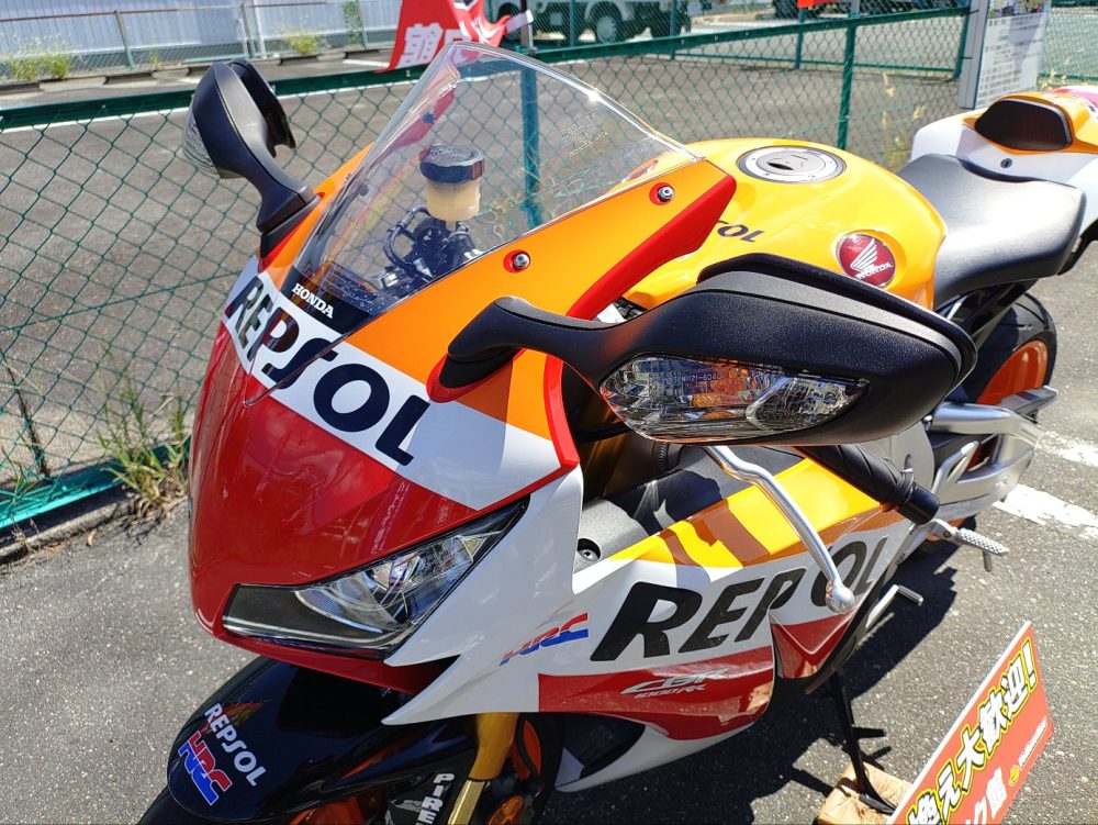 ホンダ　CBR1000RR SP展示中！！！　橋の下？・・・・・・