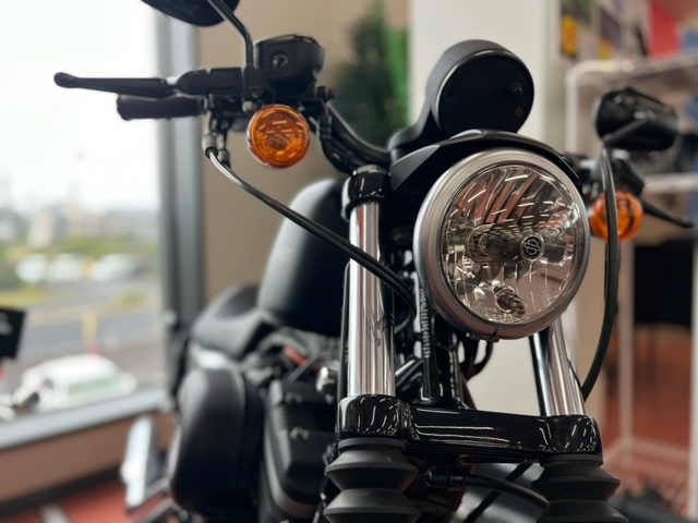 車両紹介【Harley-Davidson　XL883N Iron】＆ 営業時間変更と臨時休業のお知らせ。