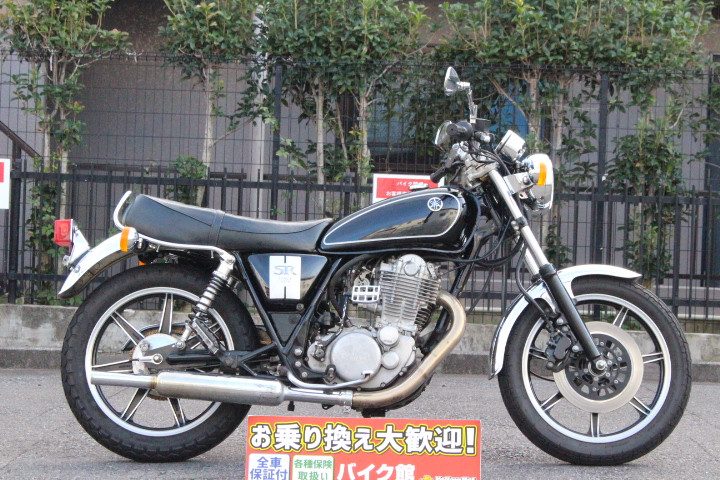 ヤマハSR400　空冷シングル　鍵３本　ワイズギア製キャストホイール　カスタムシート　ETC付き　キックスタート良好　落ち着きのあるブラック