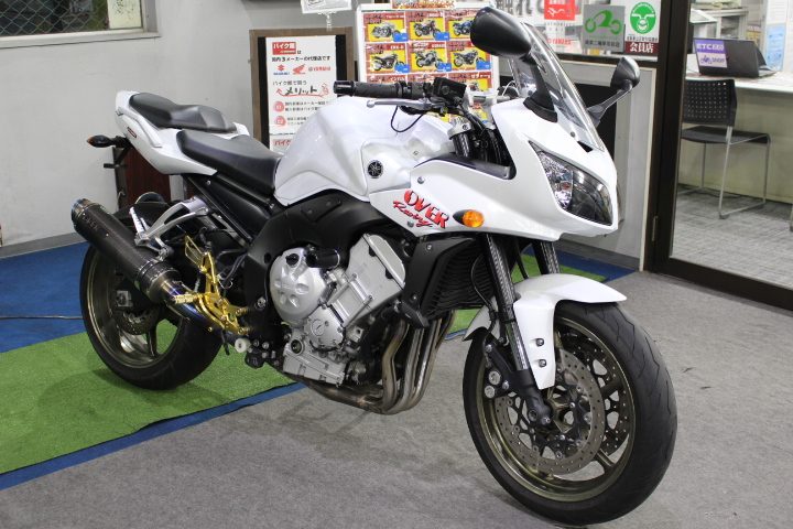 YZF-R1譲りのハイパワーエンジンついちゃってます！【ヤマハ　FZ-1FAZER　】