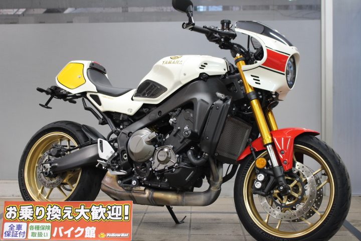 ヤマハXSR900　カスタム30万円分以上！　赤白ワイズギア製外装セット、フェンダーレス、ウインカー移設キットなど　