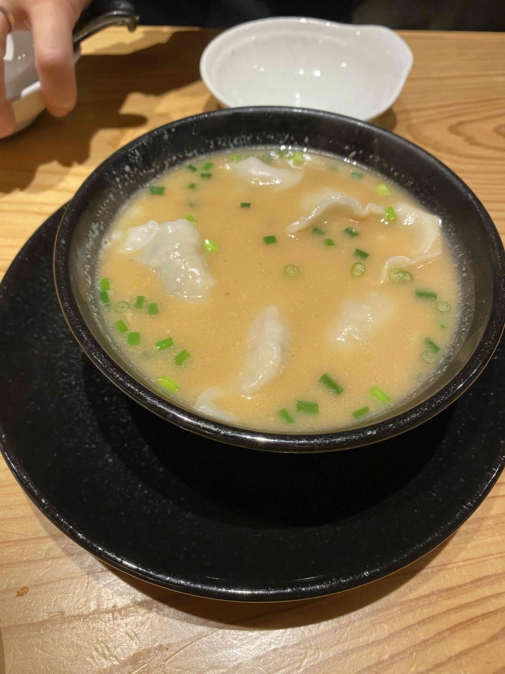 豚骨スープ餃子