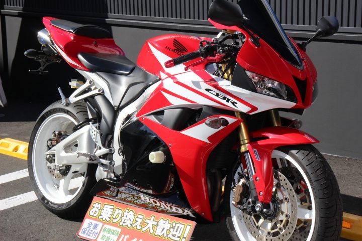 ホンダ　ＣＢＲ６００ＲＲ　ＴＳＲマフラー＆ゼログラビティスクリーン　店頭展示中です！