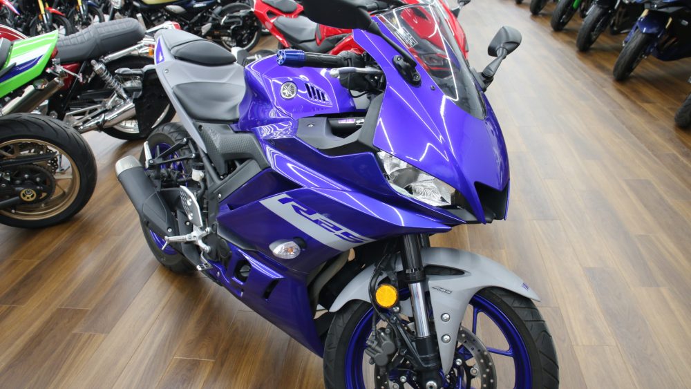 YAMAHA　YZF-R25