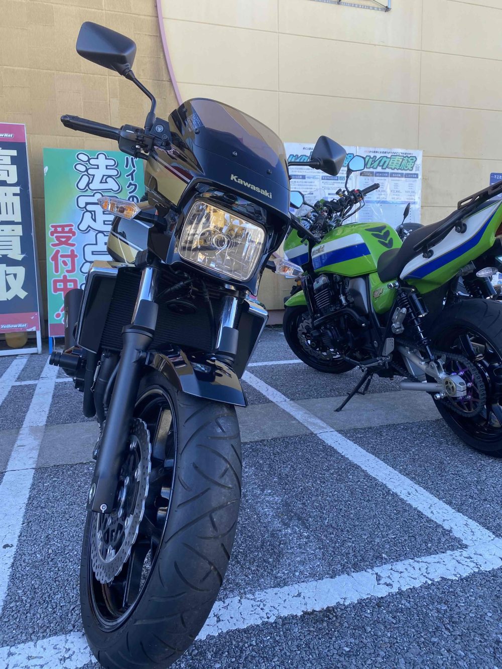 カワサキ　ZRX1100とZRX1200D