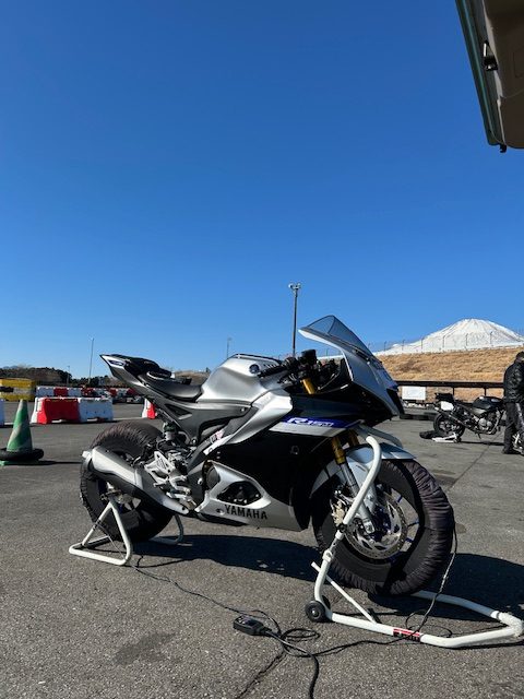 YZF-R15M富士カートコース