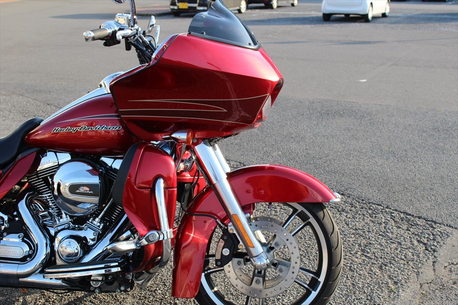 ハーレーダビッドソン FLTRU Road Glide Ultla お買い得車！フロント