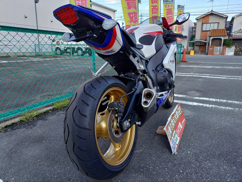 ホンダ CBR1000RR ２００８モデル 国内仕様 ＬＥＤテールウィンカー フェンダーレス付きの詳細 |  中古・新車バイクの販売・買取【バイク館SOX】