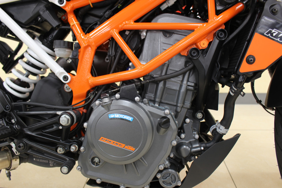 KTM DUKE390（デューク） グリップ、バーエンドミラーとUSB付き！の詳細 | 中古・新車バイクの販売・買取【バイク館SOX】