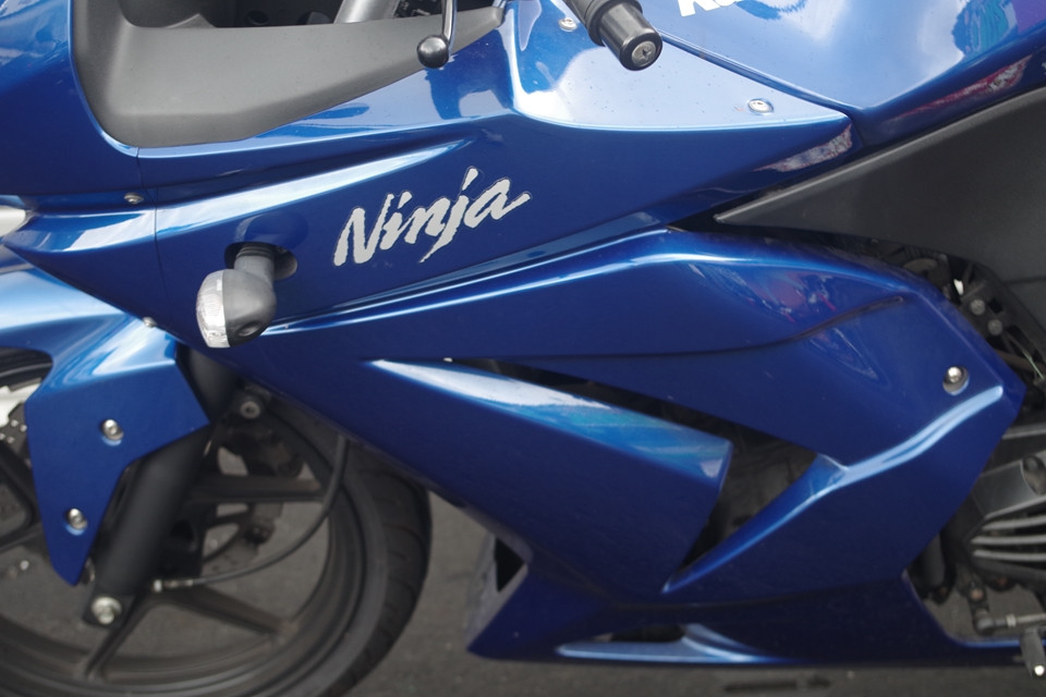 カワサキ NINJA250R（ニンジャ） 希少の純正ブルー！の詳細 | 中古・新車バイクの販売・買取【バイク館SOX】