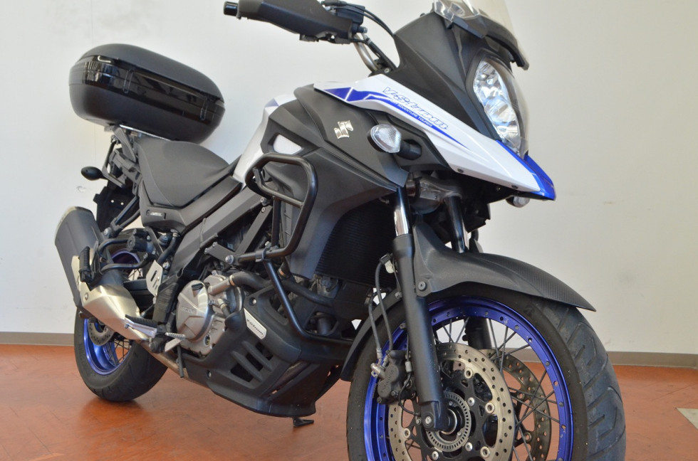 V-Strom650XT（ブイストローム） ETC・USB電源・グリップヒーター・エンジンガード・リヤキャリア装備